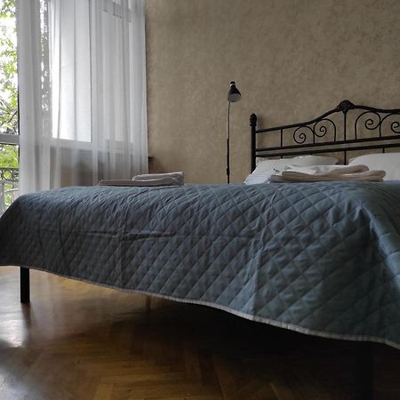 Tranquil Apartment In Vake Тбилиси Екстериор снимка