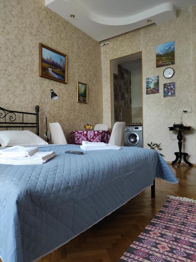 Tranquil Apartment In Vake Тбилиси Екстериор снимка